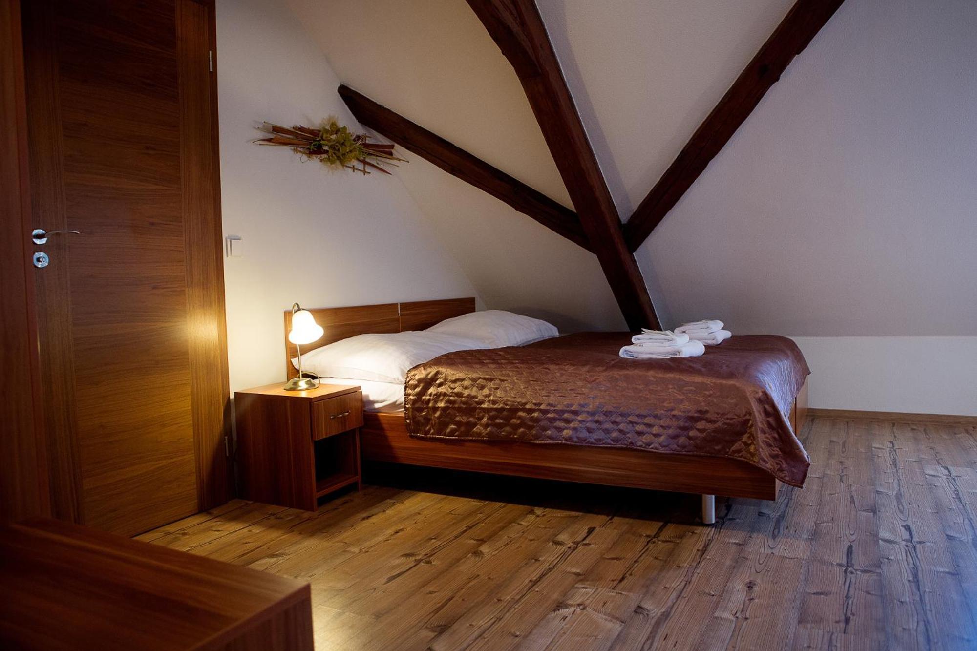 Wellness Hotel & Minipivovar Knezinek Ceske Budejovice Bagian luar foto