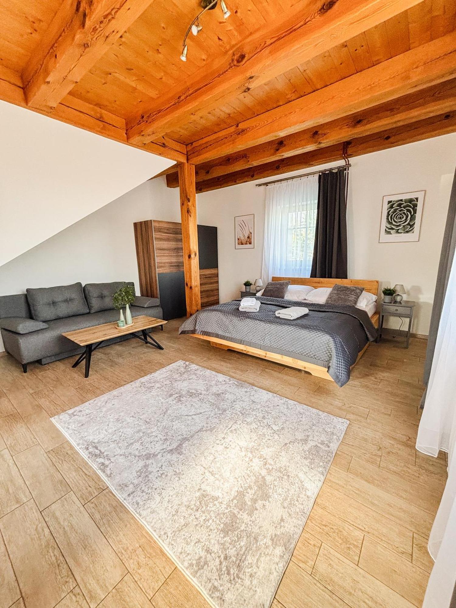 Wellness Hotel & Minipivovar Knezinek Ceske Budejovice Bagian luar foto