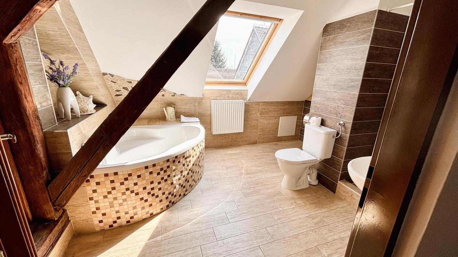 Wellness Hotel & Minipivovar Knezinek Ceske Budejovice Bagian luar foto