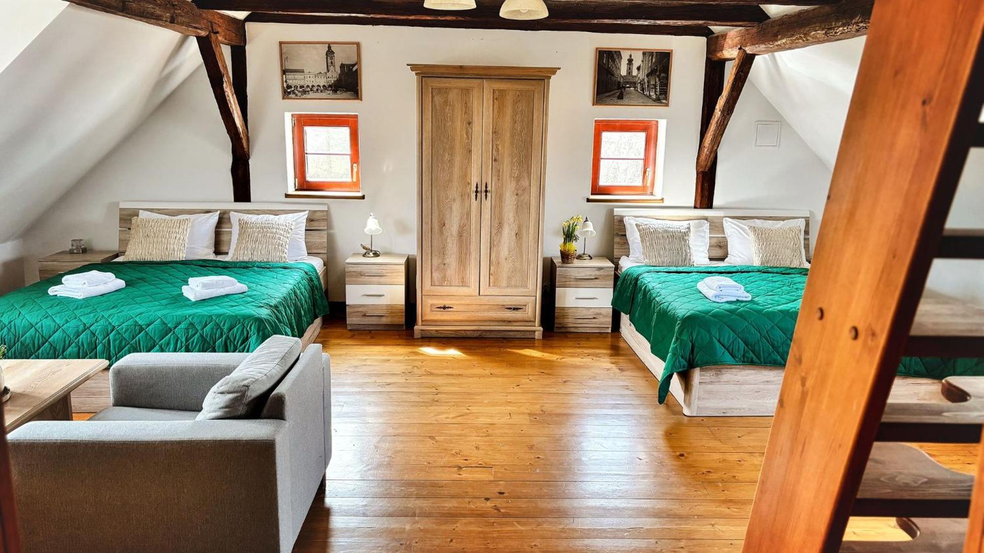 Wellness Hotel & Minipivovar Knezinek Ceske Budejovice Bagian luar foto