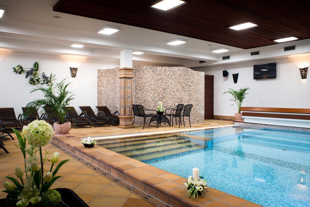 Wellness Hotel & Minipivovar Knezinek Ceske Budejovice Bagian luar foto
